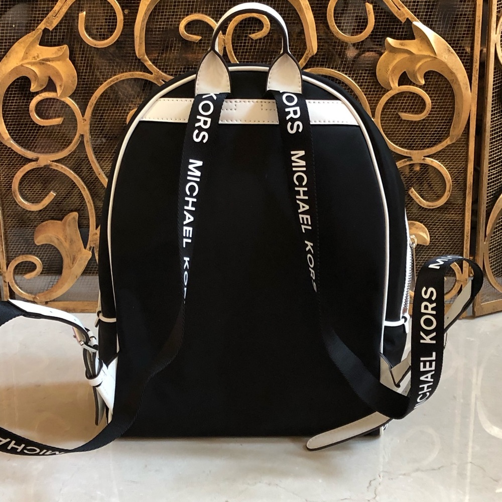 NWT Michael Kors sports Connie Medium Backpack - Picture 3 of 8